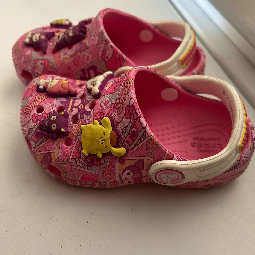 Toddler C7 Hello Kitty Crocs Very Good Condition